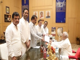 MP कांग्रेस का विजय शाह के खिलाफ प्रदर्शन, विधायकों ने राज्यपाल से की मुलाकात, जानिए क्या है मांग? MP कांग्रेस का विजय शाह के खिलाफ प्रदर्शन, विधायकों ने राज्यपाल से की मुलाकात, जानिए क्या है मांग?