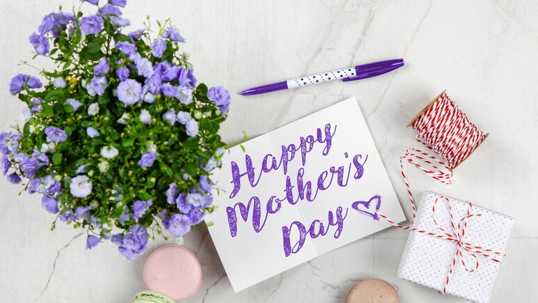 इस Mother's Day अफोर्डेबल प्राइस में अपनी Mom को गिफ्ट करें ये Amazing चीज़ें, देखकर हो जाएंगी बेहद खुश इस Mother's Day अफोर्डेबल प्राइस में अपनी Mom को गिफ्ट करें ये Amazing चीज़ें, देखकर हो जाएंगी बेहद खुश