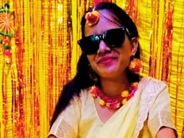 स्वप्न अधूरं राहिलं...हळदीच्या कार्यक्रमात नाचताना नववधुचा हृदयविकाराच्या झटक्याने मृत्यू स्वप्न अधूरं राहिलं...हळदीच्या कार्यक्रमात नाचताना नववधुचा हृदयविकाराच्या झटक्याने मृत्यू