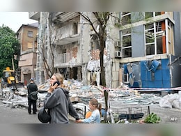 रूस ने यूक्रेन के एक और गांव पर किया कब्जा करने का दावा, दूसरी तरफ युद्ध रोकने पर चर्चा