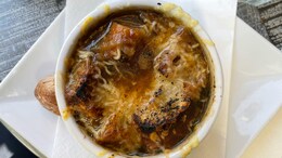 All About French Onion Soup : A Dish That Feels Like A Hug