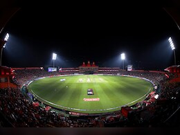 Longest Sixes of Cricket History: क्रिकेट इतिहास में लगाए गए 10 सबसे लंबे छक्के, टॉप 10 लिस्ट में ये दो भारतीय स्टार शामिल Longest Sixes of Cricket History: क्रिकेट इतिहास में लगाए गए 10 सबसे लंबे छक्के, टॉप 10 लिस्ट में ये दो भारतीय स्टार शामिल