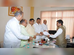 Rajasthan Politics: बुरे फंसे बीजेपी विधायक, सदस्यता पर लटकी तलवार; विधानसभा सचिव से मिला कांग्रेस प्रतिनिधि मंडल Rajasthan Politics: बुरे फंसे बीजेपी विधायक, सदस्यता पर लटकी तलवार; विधानसभा सचिव से मिला कांग्रेस प्रतिनिधि मंडल