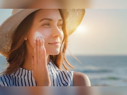 गर्मियों में कैसे करे त्वचा की देखभाल, ब्यूटी एक्सपर्ट शहनाज़ हुसैन ने बताए आसान टिप्स गर्मियों में कैसे करे त्वचा की देखभाल, ब्यूटी एक्सपर्ट शहनाज़ हुसैन ने बताए आसान टिप्स
