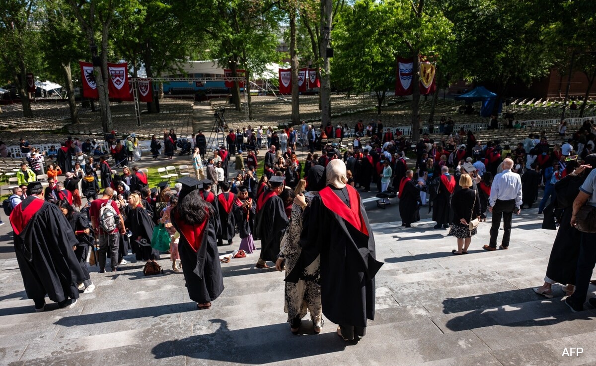 Washington Харвард трябва да проведе годишната си церемония по дипломирането