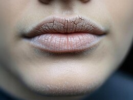 मुझे बार-बार प्यास क्&zwj;यों लगती है? क्&zwj;या ये सिर्फ पानी की कमी है या कोई बड़ी वजह