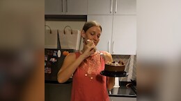 Viral Now: American Woman In Bengaluru Applauds Late-Night Deliveries In India, Gets Foodies Talking