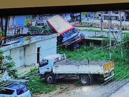 Bus Hits And Drags 2 Bikes, Then Falls On Them In Karnataka; Cop Killed Bus Hits And Drags 2 Bikes, Then Falls On Them In Karnataka; Cop Killed