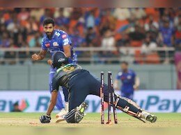 MI vs GT: मैं हूं न.. कोच और कप्तान हो रहे थे परेशान, तभी सुपरहीरो बनकर जसप्रीत बुमराह ने ऐसे पलट दिया पूरा मैच MI vs GT: मैं हूं न.. कोच और कप्तान हो रहे थे परेशान, तभी सुपरहीरो बनकर जसप्रीत बुमराह ने ऐसे पलट दिया पूरा मैच