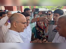 Rajasthan: राजस्थान में युवक ने मांगा पानी तो मंत्री ने छीन लिया मोबाइल, धक्के मारकर निकाला  Rajasthan: राजस्थान में युवक ने मांगा पानी तो मंत्री ने छीन लिया मोबाइल, धक्के मारकर निकाला