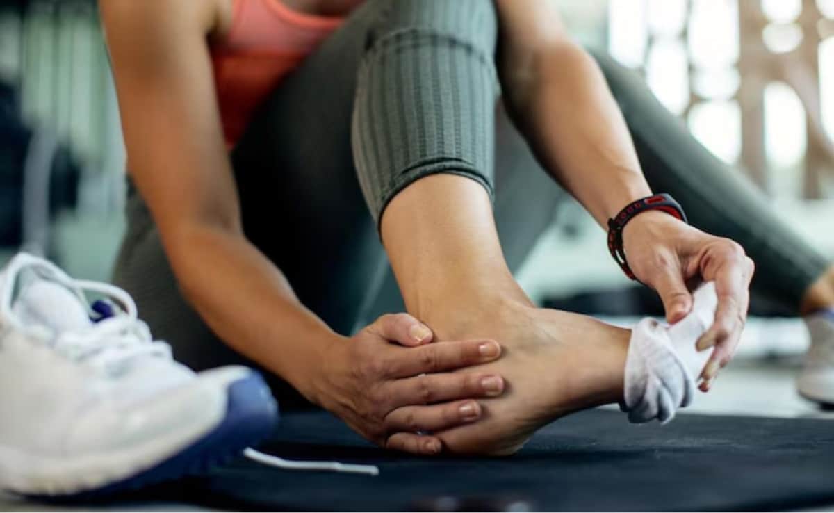 Swollen Ankles Could Signal More Than Fatigue: What The Ankle Swelling Test Reveals About Heart And Kidney Health