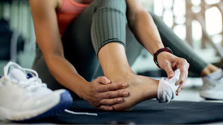 Swollen Ankles Could Signal More Than Fatigue: What The Ankle Swelling Test Reveals About Heart And Kidney Health