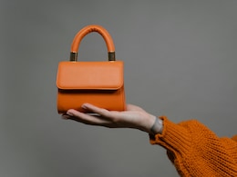 Crossbody से लेकर Tote और Sling Bags तक, Heavy Discount में खरीदें ये शानदार और Trendy Bags Crossbody से लेकर Tote और Sling Bags तक, Heavy Discount में खरीदें ये शानदार और Trendy Bags