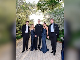 David Beckham Celebrates His 50th Birthday In Style With Glamorous Victoria By His Side David Beckham Celebrates His 50th Birthday In Style With Glamorous Victoria By His Side