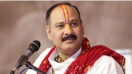 कथावाचक पंडित प्रदीप म&zwj;िश्रा का बेट&zwj;ियों को संदेश, बोले- चाऊम&zwj;िन खाने और मोबाइल र&zwj;िचार्ज जैसे झांसे में ना आएं&nbsp;