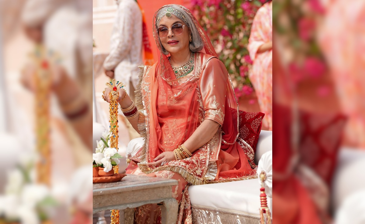 Zeenat Aman outfit in The Royals. Photo: Instagram/thezeenataman Zeenat Aman outfit in The Royals. Photo: Instagram/thezeenataman