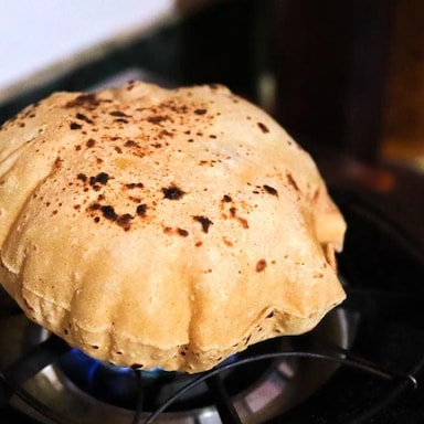 Which Is Better - Roti Or Bhakri; Experts Weigh In