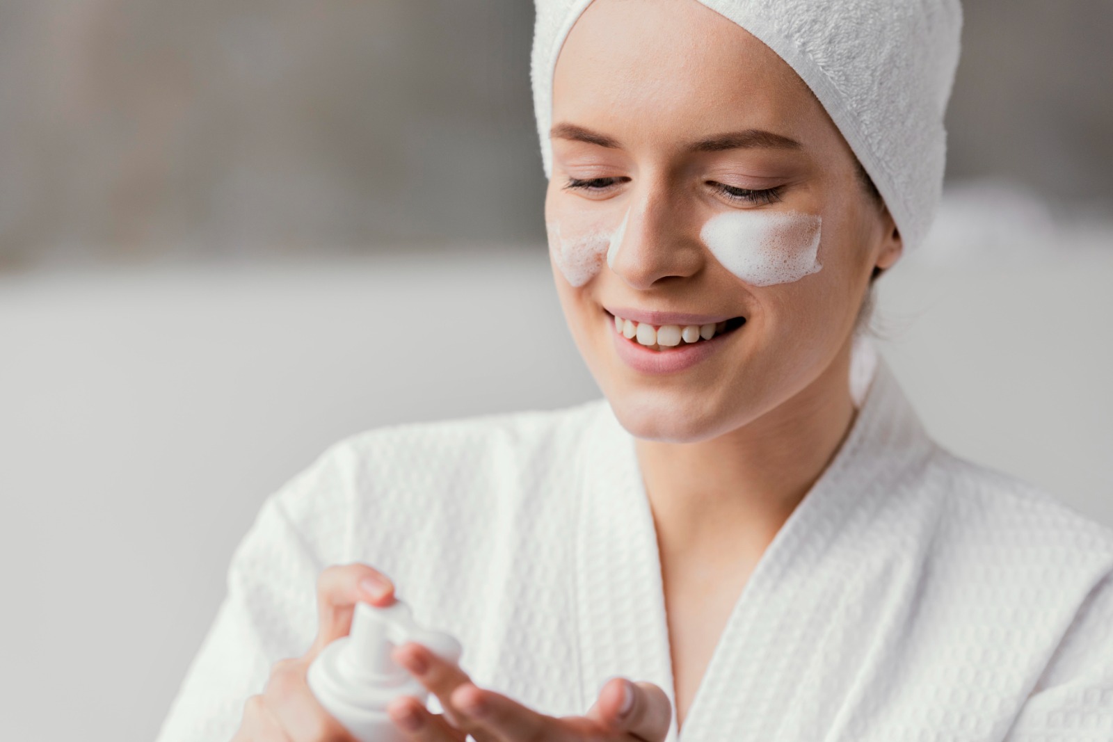Hyaluronic acid helps retain moisture