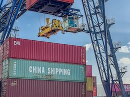India Bangladesh Trade : भारताचं बांग्लादेशला जबरदस्त प्रत्युत्तर, 'या' वस्तुंच्या आयातीवर लावले निर्बंध India Bangladesh Trade : भारताचं बांग्लादेशला जबरदस्त प्रत्युत्तर, 'या' वस्तुंच्या आयातीवर लावले निर्बंध
