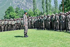 Army Chief Visits Forward Areas In J&K, Commends Troops For Op Sindoor Army Chief Visits Forward Areas In J&K, Commends Troops For Op Sindoor
