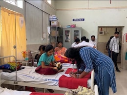 सोयीसुविधेचा अभाव, गावातील 2 चिमुरडींचा मृत्यू; नैतिक जबाबदारी स्वीकारत उपसरपंचाचा राजीनामा सोयीसुविधेचा अभाव, गावातील 2 चिमुरडींचा मृत्यू; नैतिक जबाबदारी स्वीकारत उपसरपंचाचा राजीनामा