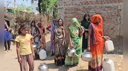 अधूरी टंकी से दो साल से हो रहा पानी का इंतजार, नलकूप सूखे, लेकिन बिल आ रहा भरपूर