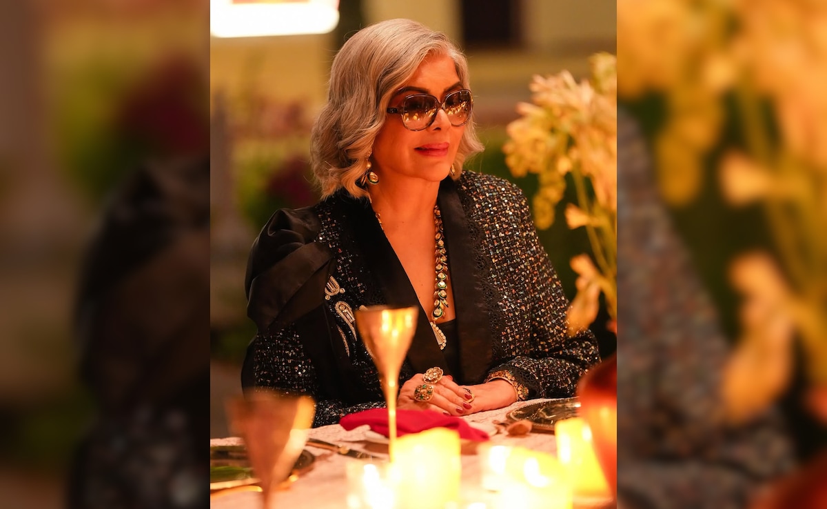 Zeenat Aman in a beautiful black outfit. Photo: Instagram/aasthasharma Zeenat Aman in a beautiful black outfit. Photo: Instagram/aasthasharma