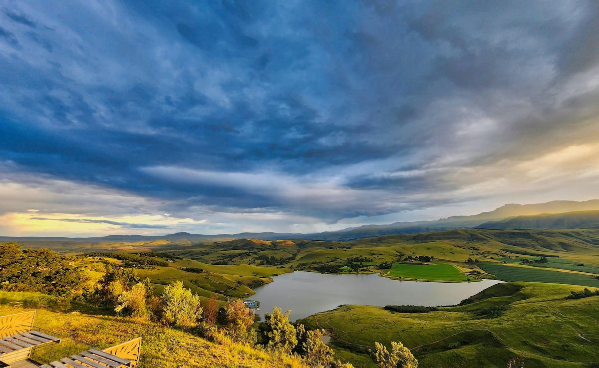 The Drakensberg. Photo: Pexels The Drakensberg. Photo: Pexels