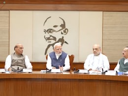 कैबिनेट ने घरेलू एलपीजी में हुए नुकसान के लिए ओएमसी को 30,000 करोड़ रुपये के मुआवजे को दी मंजूरी कैबिनेट ने घरेलू एलपीजी में हुए नुकसान के लिए ओएमसी को 30,000 करोड़ रुपये के मुआवजे को दी मंजूरी