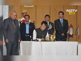 मणिपूरमध्ये नवीन सरकार स्थापनेच्या हालचाली, 'या' पक्षाने केला बहुमताचा दावा मणिपूरमध्ये नवीन सरकार स्थापनेच्या हालचाली, 'या' पक्षाने केला बहुमताचा दावा