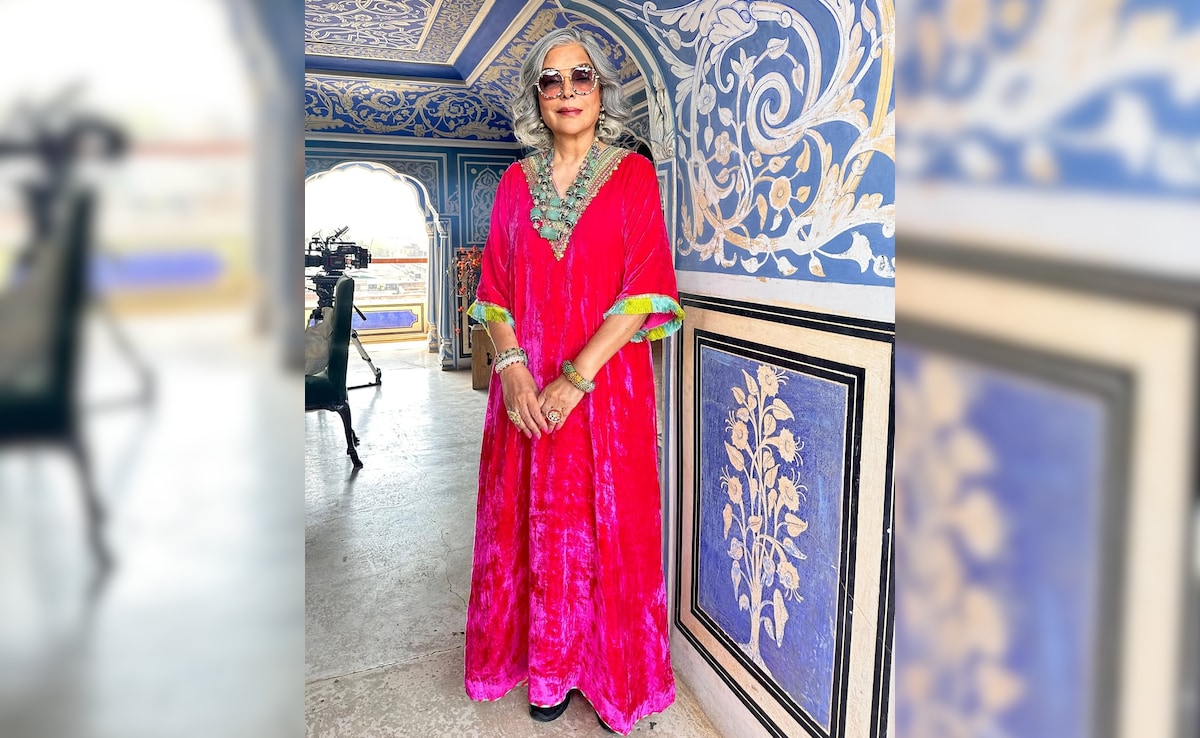 Zeenat Aman exudes elegance in pink. Photo: Instagram/aasthasharma Zeenat Aman exudes elegance in pink. Photo: Instagram/aasthasharma