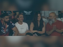 Anushka Sharma Can't Keep Calm After Big 'No-Ball' Call Goes RCB's Way vs LSG Anushka Sharma Can't Keep Calm After Big 'No-Ball' Call Goes RCB's Way vs LSG