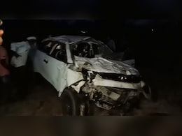 गरियाबंद में पेड़ से टकराई कार, 5 लोग घायल; शादी में शराब पीकर जाना पड़ा महंगा!