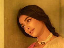 From Pastel Tones To Vibrant Hues: Pooja Hegde's Saree Collection Is A Feast For The Eyes From Pastel Tones To Vibrant Hues: Pooja Hegde's Saree Collection Is A Feast For The Eyes