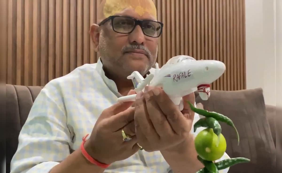 "Pakistan PR": BJP Slams Congress Over UP Leader's Nimbu-Mirchi Rafale Dig do sex