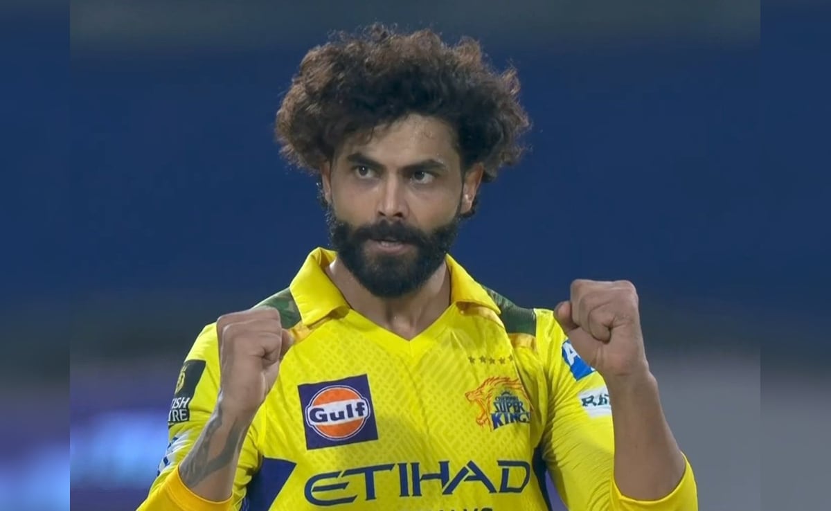 Ravindra Jadeja: CSK के इतिहास में अमर हो गए रवींद्र जडेजा, यह कारनामा करने  वाले बने दुनिया के पहले खिलाड़ी | Ravindra Jadeja Became first player to  take most wickets for CSK