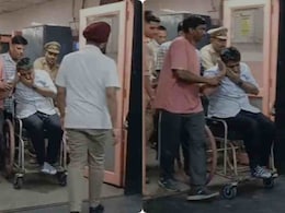 'अखाड़ा' बना लखनऊ का इनकम टैक्स दफ्तर, IRS अफसर पर सीनियर ने किया हमला 'अखाड़ा' बना लखनऊ का इनकम टैक्स दफ्तर, IRS अफसर पर सीनियर ने किया हमला