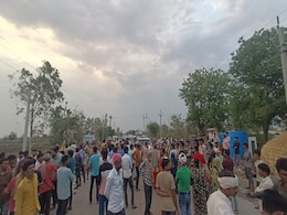 NH को किया ब्लॉक; अशोकनगर में शव को रखकर पुलिस पर लगाए गंभीर आरोप, जानिए क्या है मामला? NH को किया ब्लॉक; अशोकनगर में शव को रखकर पुलिस पर लगाए गंभीर आरोप, जानिए क्या है मामला?