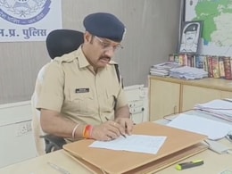 मदद के बहाने बदल दिया ATM Card फिर निकाल लिए रुपये, Transaction का जब आया मैसेज तब पहुंचा थाने मदद के बहाने बदल दिया ATM Card फिर निकाल लिए रुपये, Transaction का जब आया मैसेज तब पहुंचा थाने