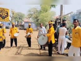 अनूठा विरोध: दसियों आश्वासन के बाद बोरवेल ठीक करने पहुंचे जलदाय कर्मचारी, लोगों ने बैंड-बाजा बजा कर किया स्वागत 