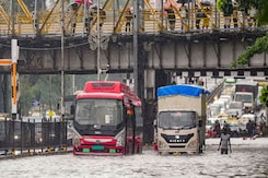 Monsoon Mayhem Continues Across Parts Of Maharashtra; Alert Issued For Karnataka, Tamil Nadu, Kerala Monsoon Mayhem Continues Across Parts Of Maharashtra; Alert Issued For Karnataka, Tamil Nadu, Kerala