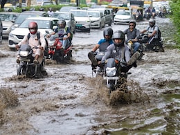 #DelhiRains: अंधड़, बारिश और सड़कों पर बुरा हाल... दिल्लीवालों पर आज क्या बीती, जरा देखें तस्वीरें और वीडियो #DelhiRains: अंधड़, बारिश और सड़कों पर बुरा हाल... दिल्लीवालों पर आज क्या बीती, जरा देखें तस्वीरें और वीडियो