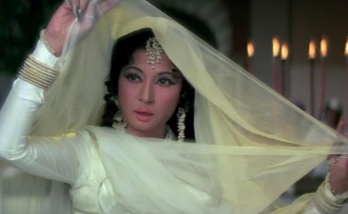 तन्हाई, दर्द, प्यार और अकेलापन को कुछ ऐसे बयां करती थीं मीना कुमारी, आज की पीढ़ी भी हो जाएगी उनकी फैन