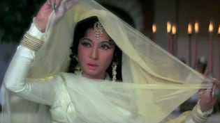 तन्हाई, दर्द, प्यार और अकेलापन को कुछ ऐसे बयां करती थीं मीना कुमारी, आज की पीढ़ी भी हो जाएगी उनकी फैन