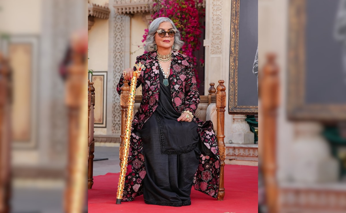 Zeenat Aman in a black saree. Photo: Instagram/thezeenataman Zeenat Aman in a black saree. Photo: Instagram/thezeenataman