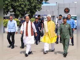 रक्षा मंत्री राजनाथ सिंह का श्रीनगर दौरा, सुरक्षा बलों से करेंगे मुलाकात,  LG मनोज सिन्हा भी मौजूद रक्षा मंत्री राजनाथ सिंह का श्रीनगर दौरा, सुरक्षा बलों से करेंगे मुलाकात,  LG मनोज सिन्हा भी मौजूद
