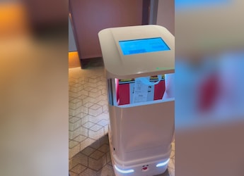 Watch: Video Of KFC Delivery By Robot In China Hotel Leaves Internet In Awe Watch: Video Of KFC Delivery By Robot In China Hotel Leaves Internet In Awe