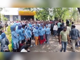 PF, सैलरी और इंसेंटिव को लेकर लामबंद हुए 300 श्रमिक, 13 KM पैदल चलकर पहुंचे श्रम कार्यालय तो लटका मिला ताला