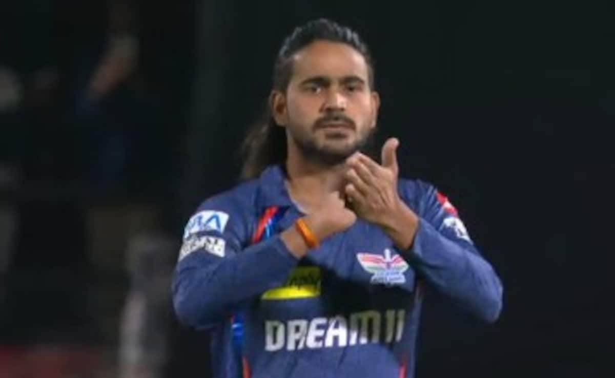 LSG Spinner To Do Controversial 'Notebook' Celebration Against Virat Kohli? Reply Breaks Internet