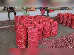 Onion Rate: MP में प्याज पर मुनाफाखोरी ने किसानों की कमर तोड़ी, जानें व्यापारी कैसे कर रहे 2 से 20 रुपये का खेला? Onion Rate: MP में प्याज पर मुनाफाखोरी ने किसानों की कमर तोड़ी, जानें व्यापारी कैसे कर रहे 2 से 20 रुपये का खेला?